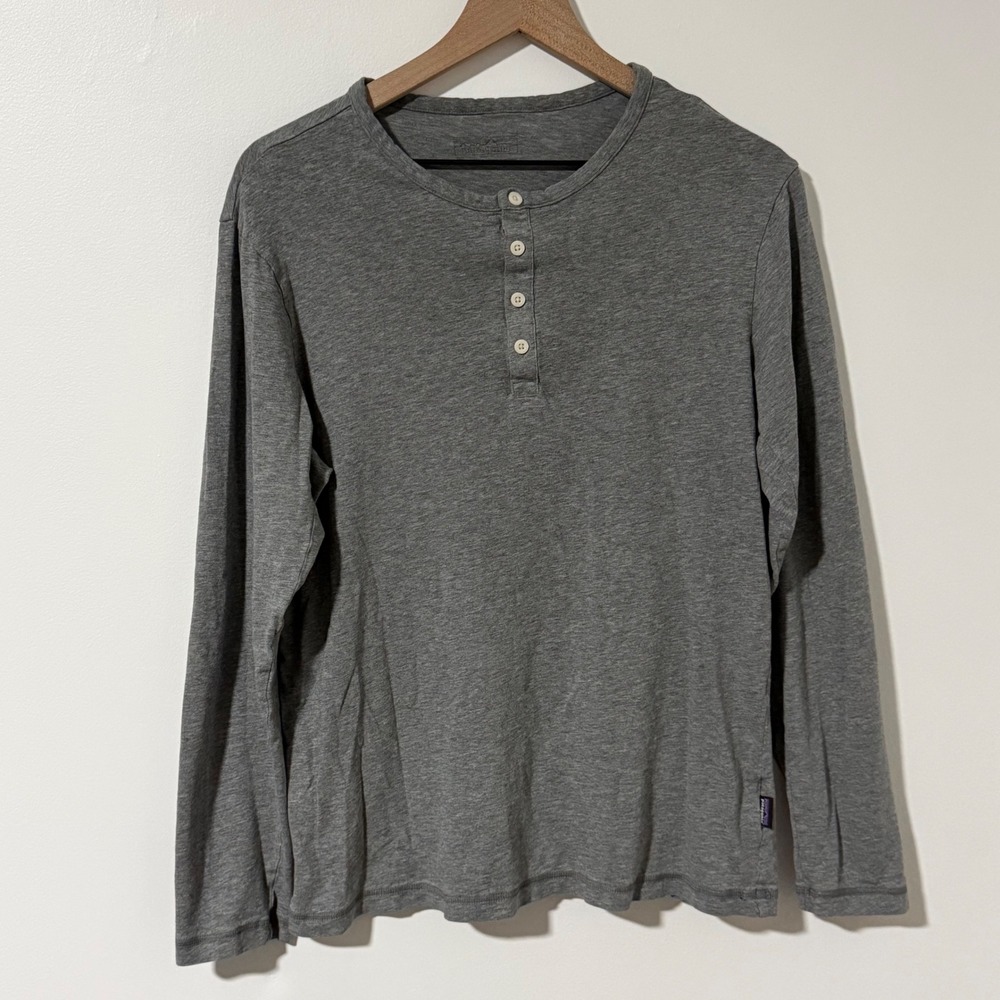 Patagonia Henley Shirt Womens M Gray Long Sleeve Lightweight Outdoor Granola